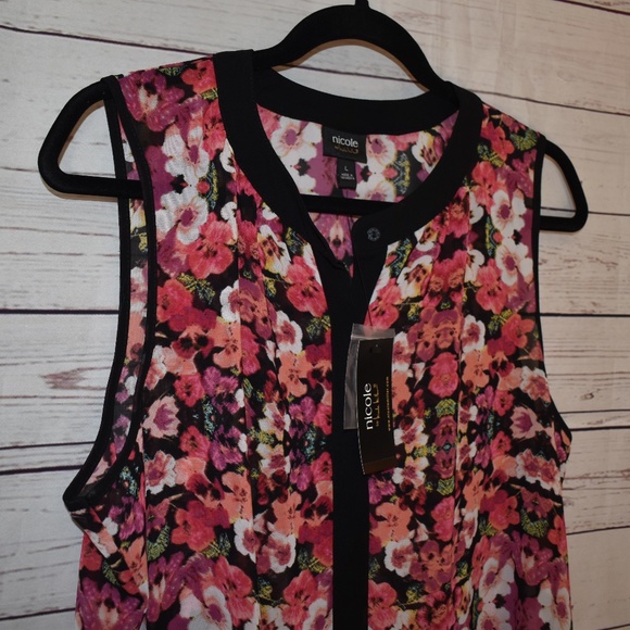 Top - Picture 3 of 6